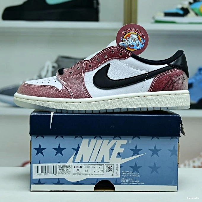 Room Trophy Jordan1 Low x Air Jordan OG 0731